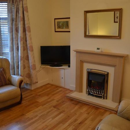 Entire 3 Bedroom House Near Caerphilly Station Екстер'єр фото
