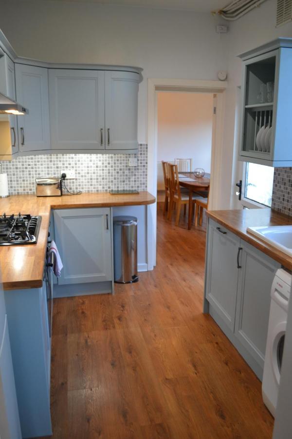 Entire 3 Bedroom House Near Caerphilly Station Екстер'єр фото