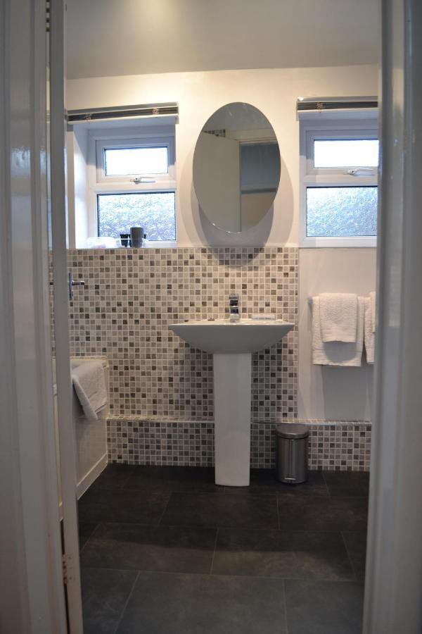 Entire 3 Bedroom House Near Caerphilly Station Екстер'єр фото